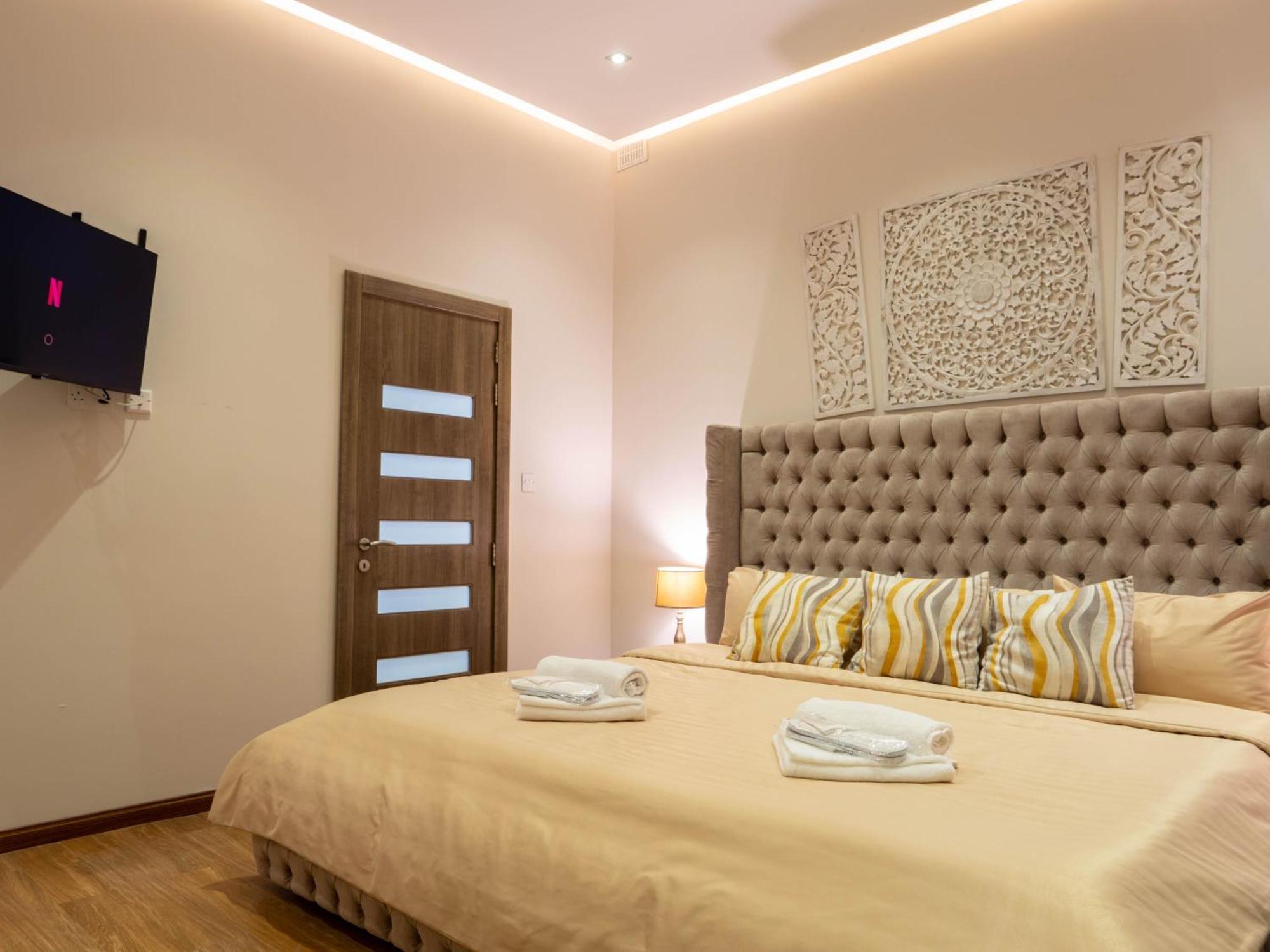 Villa Gaia - Sunset Views, Indoor Heated Pool, Sauna And Games Room メーリッハ エクステリア 写真