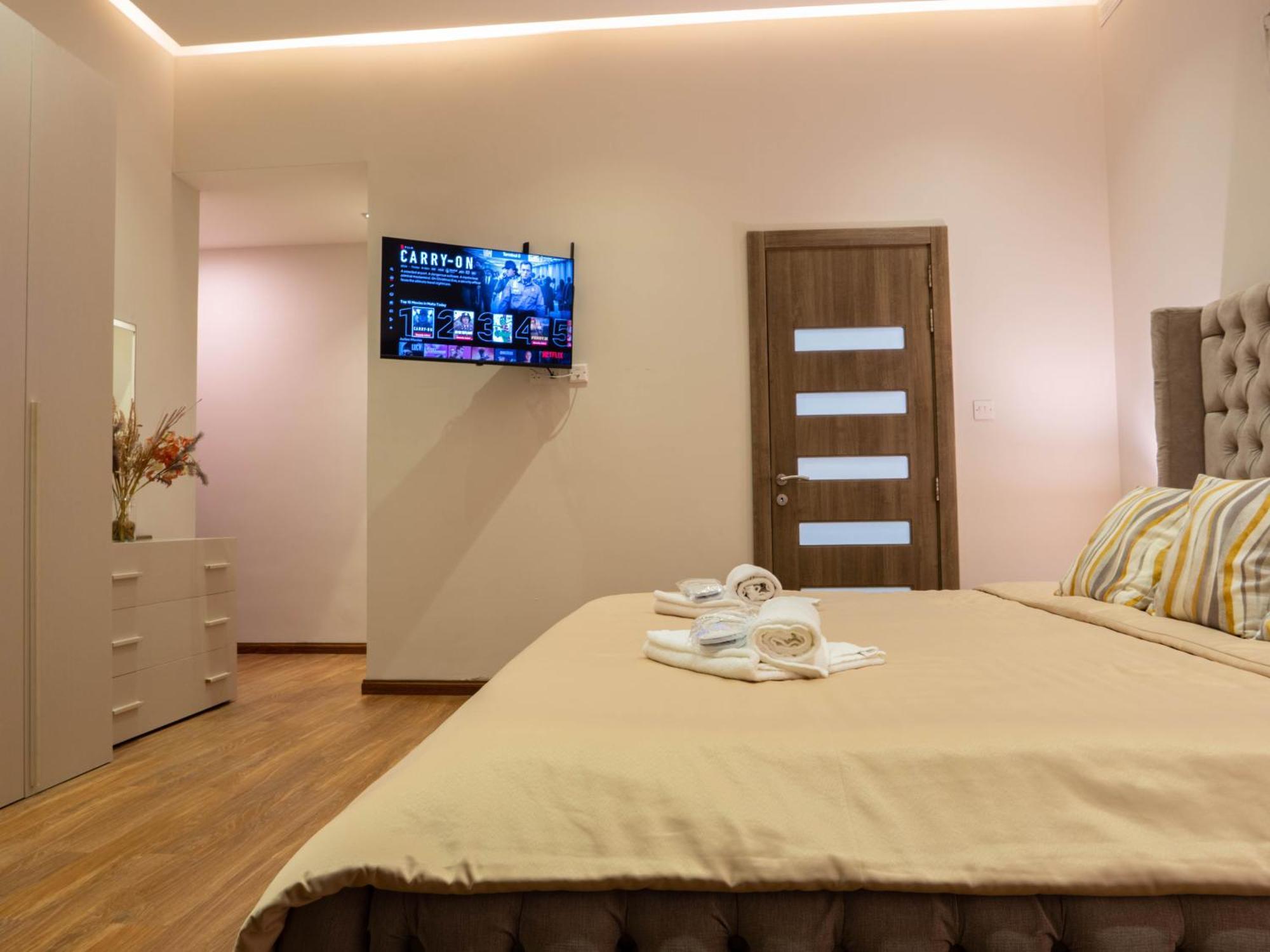 Villa Gaia - Sunset Views, Indoor Heated Pool, Sauna And Games Room メーリッハ エクステリア 写真