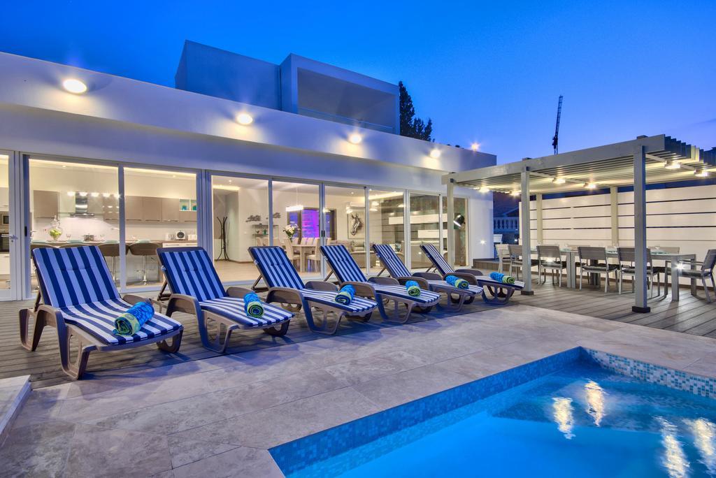 Villa Gaia - Sunset Views, Indoor Heated Pool, Sauna And Games Room メーリッハ エクステリア 写真